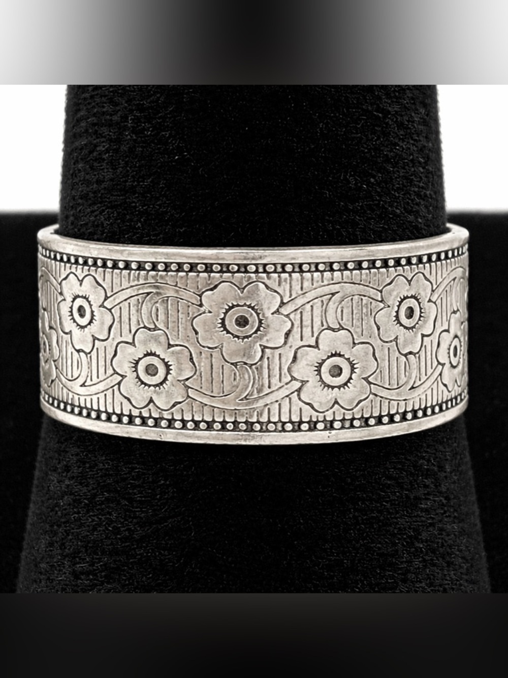 Thick Silvertone Fashion Ring | Floral Etched Band | Unisex 8 | NWT